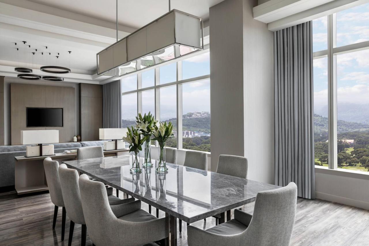 Mabalacat Clark Marriott Hotel מראה חיצוני תמונה