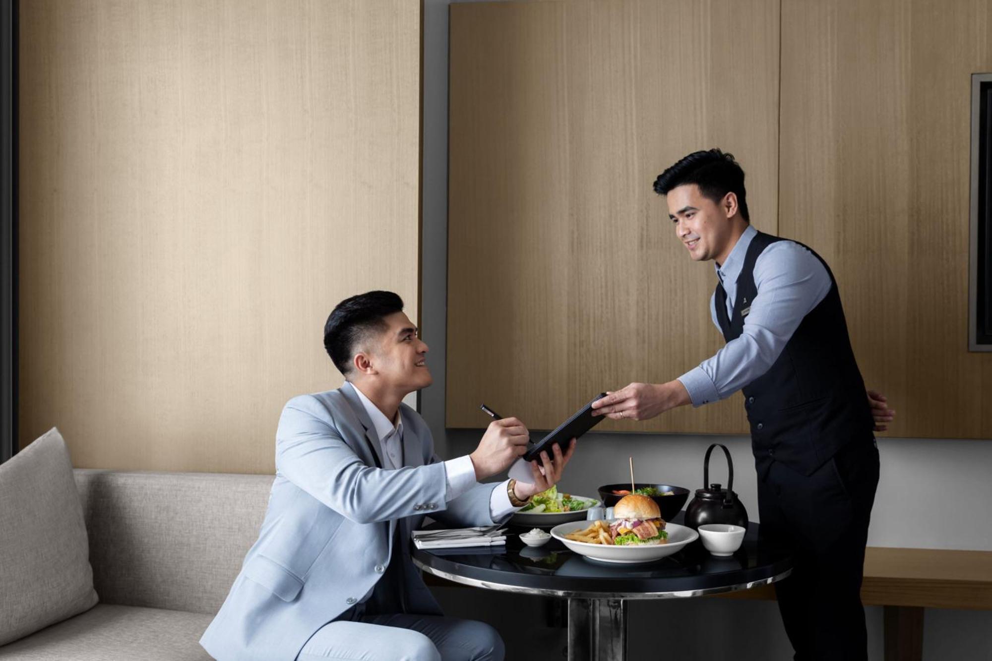 Mabalacat Clark Marriott Hotel מראה חיצוני תמונה