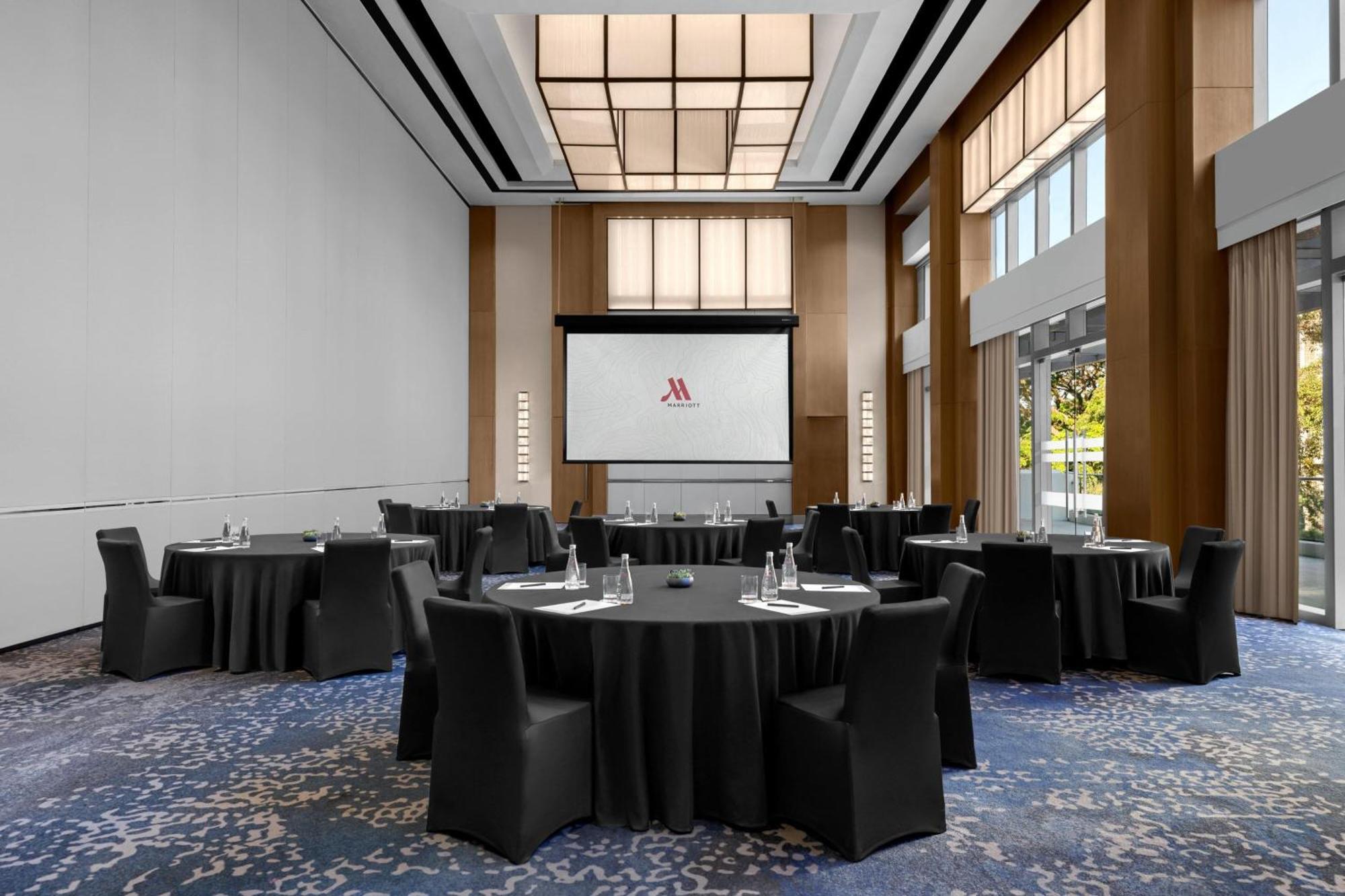 Mabalacat Clark Marriott Hotel מראה חיצוני תמונה