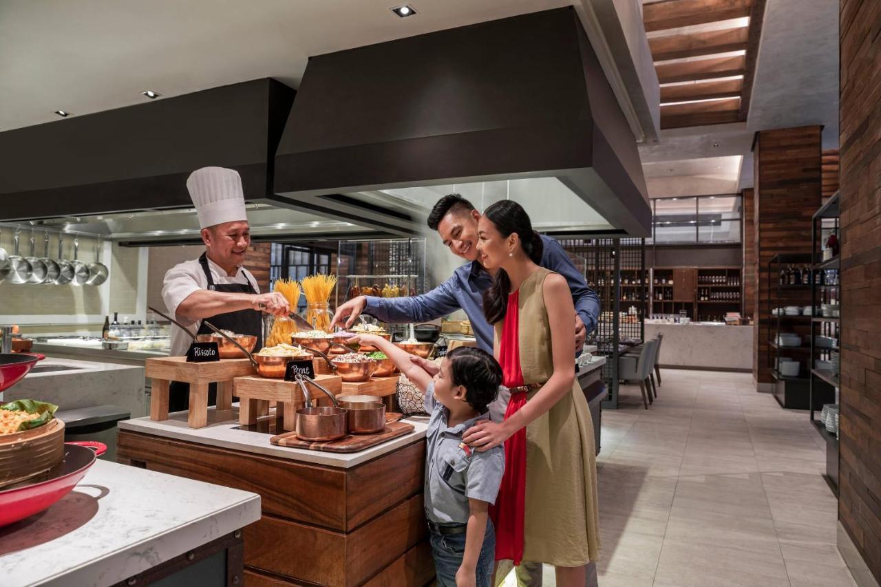 Mabalacat Clark Marriott Hotel מראה חיצוני תמונה